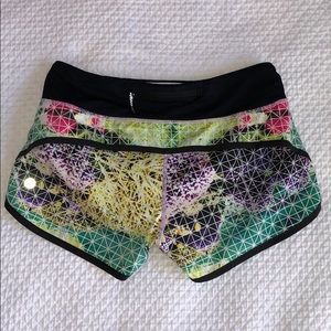 Lululemon Speed Shorts Sea Wheeze 4/Xs